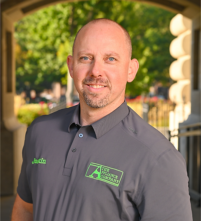 Justin Lager Headshot.png