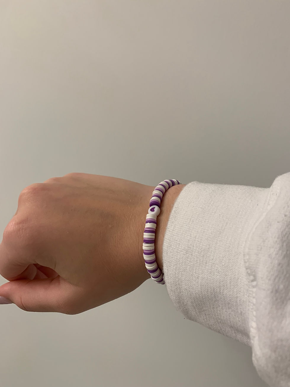 Thumbnail: Purple and White Heart Bracelet