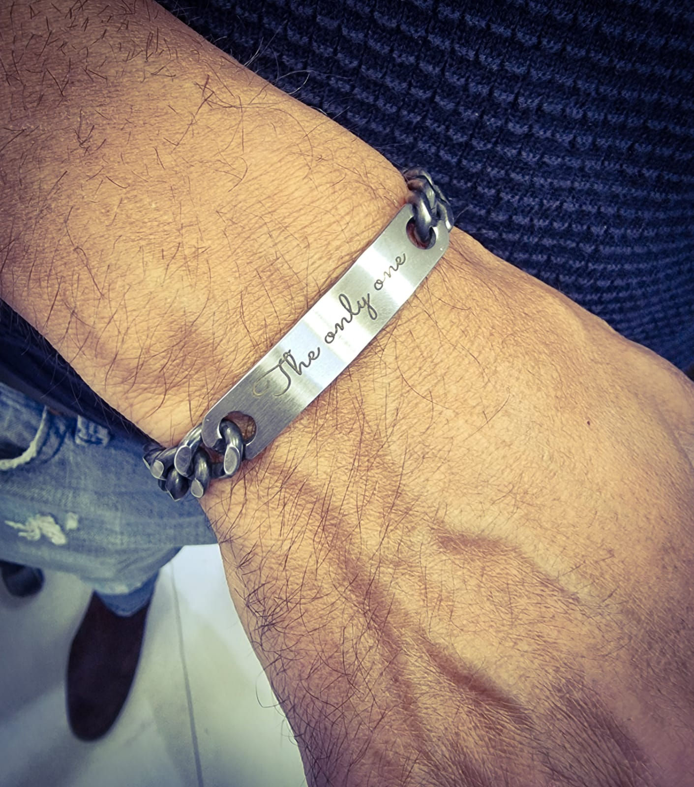 FR00130  צמיד סטיינלס מעוצב בשילוב חריטה