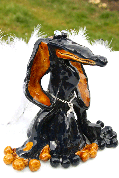 Schutzdackel ceramic dog pottery