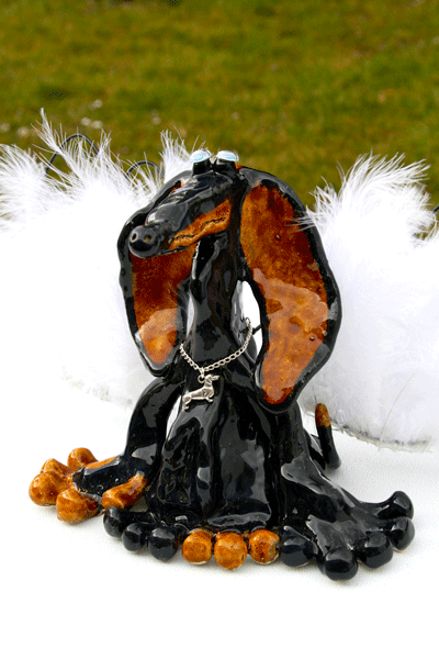 Schutzdackel ceramic dog pottery
