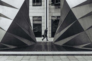 Bens essenciais à atividade da empresa individual são impenhoráveis