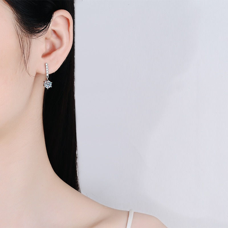 縮圖：Timeless Elegance Moissanite Eareings