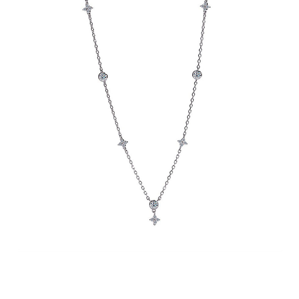 Luxury Clover Moissanite Pendant Necklace