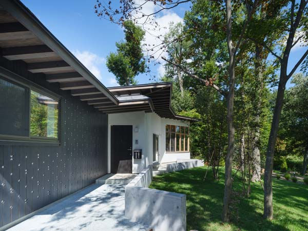 「雪窓湖の家」外観