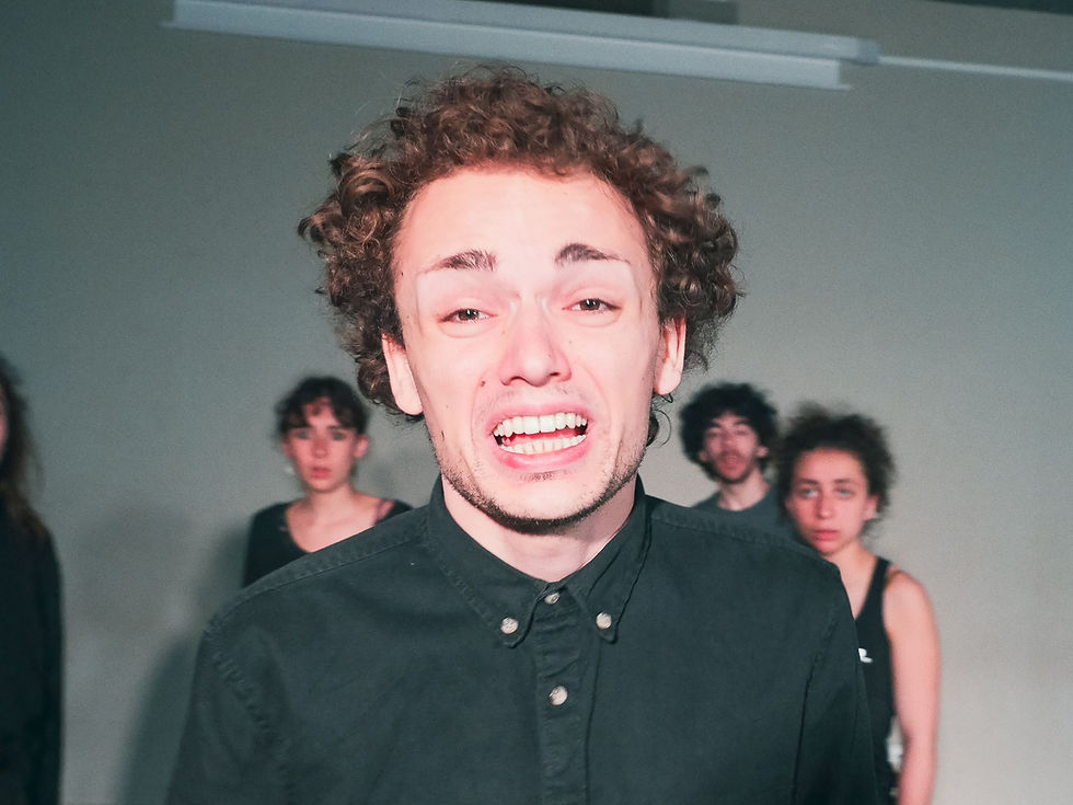 PARCE QUE MOI AUSSI JE SUIS UN ÊTRE HUMAIN