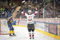 But de Ken Jäger devant son ex-public