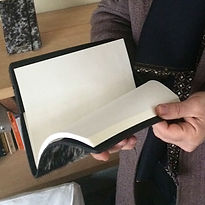 mikael-&-carnet.jpg