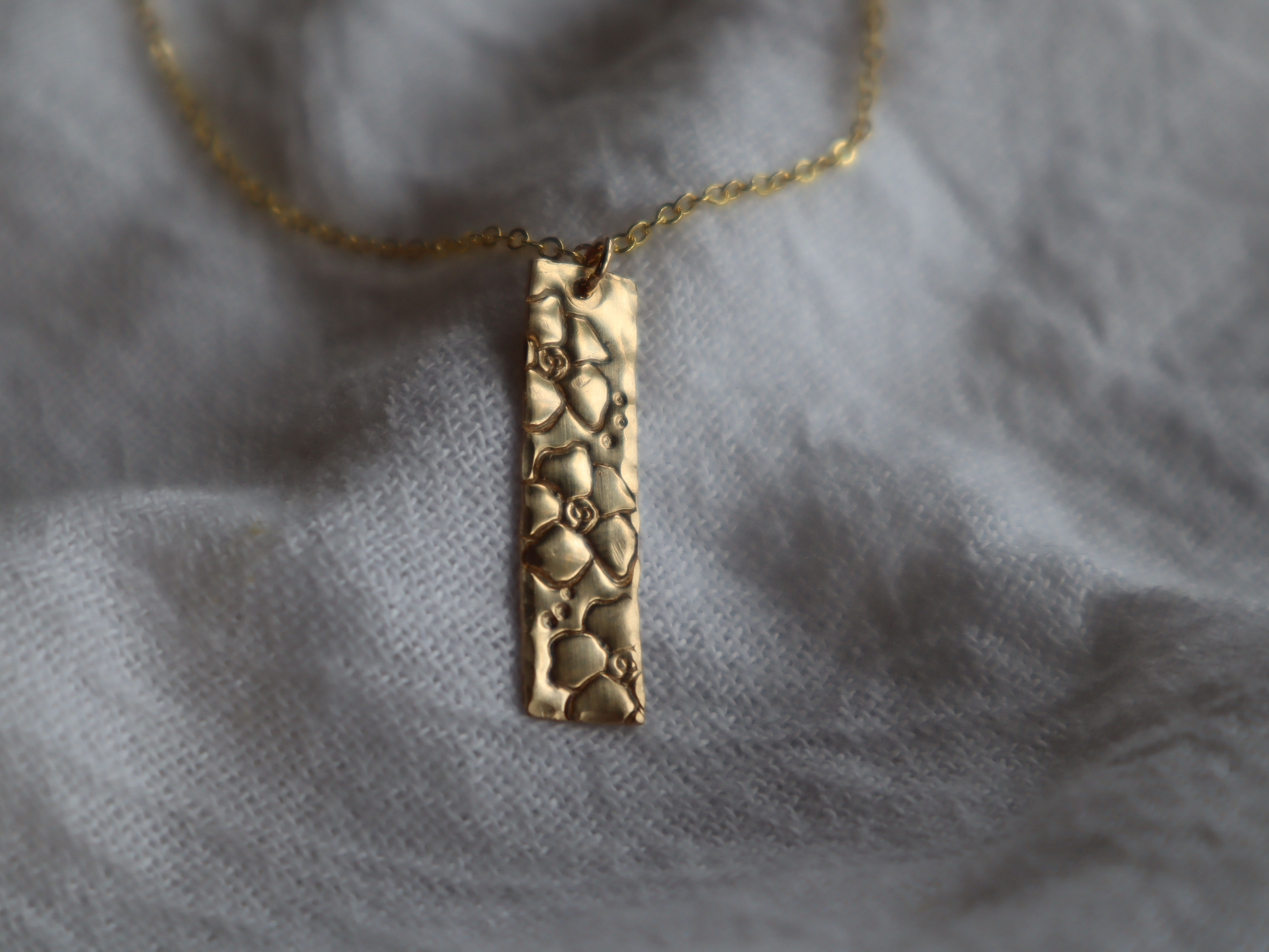 Mia Bar Necklace -Puakenikeni