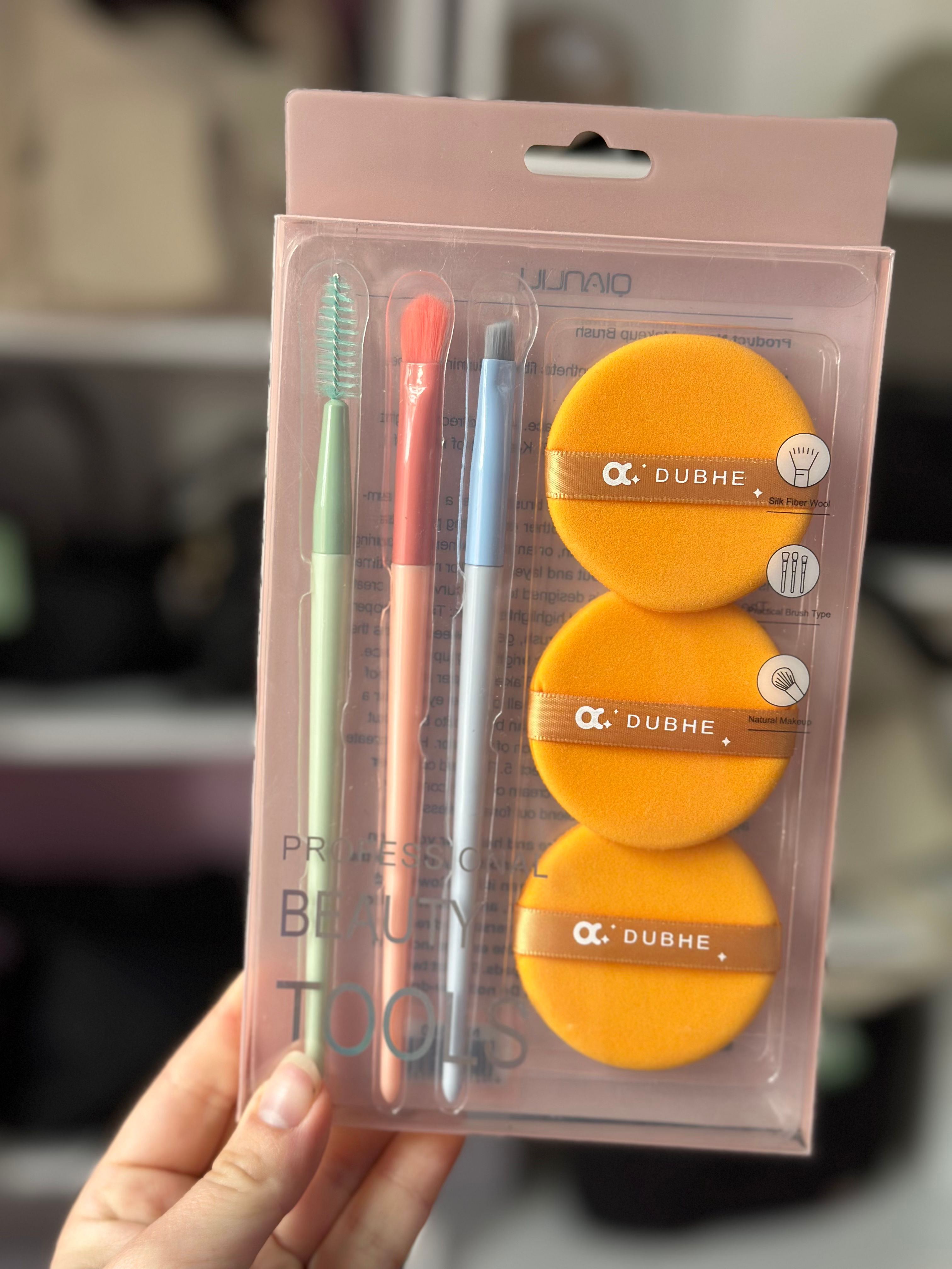 Set de 3 brochas y 3 esponjas de polvo