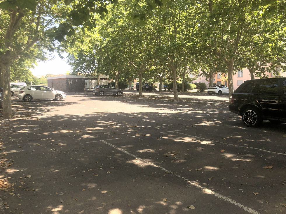 Un des nombreux parkings du Cap d'Agde