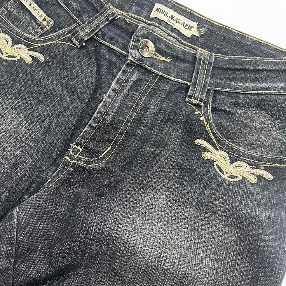 Y2K Capri Trouser Close Up