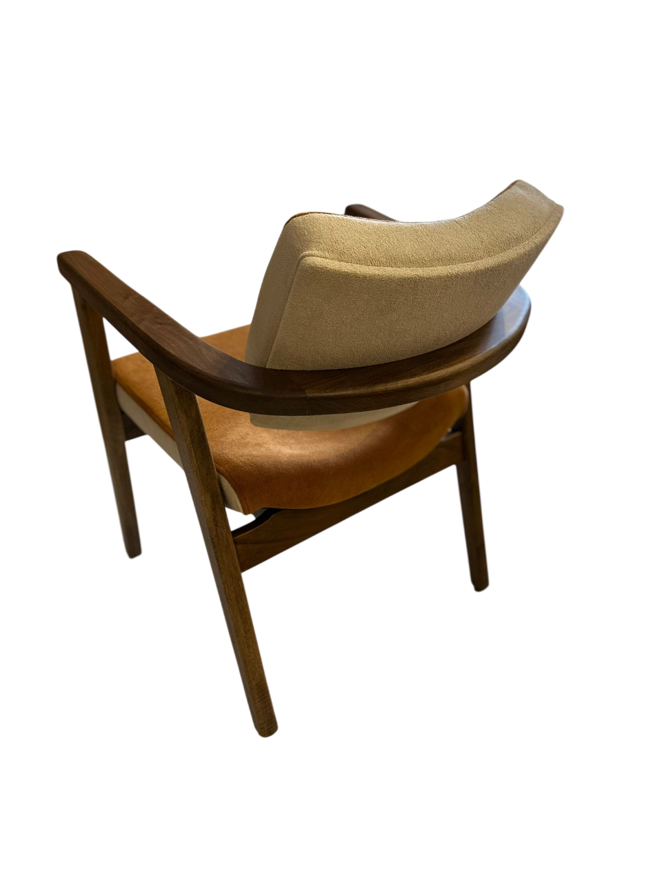 Küçük resim: CEVİZ YUVARLAK MASA MAYSTRO TAKIM