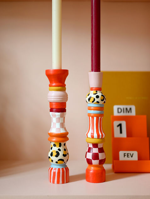 DIY - Je recycle une vieille salière et poivrière pour en faire des bougeoirs colorés et modernes !
