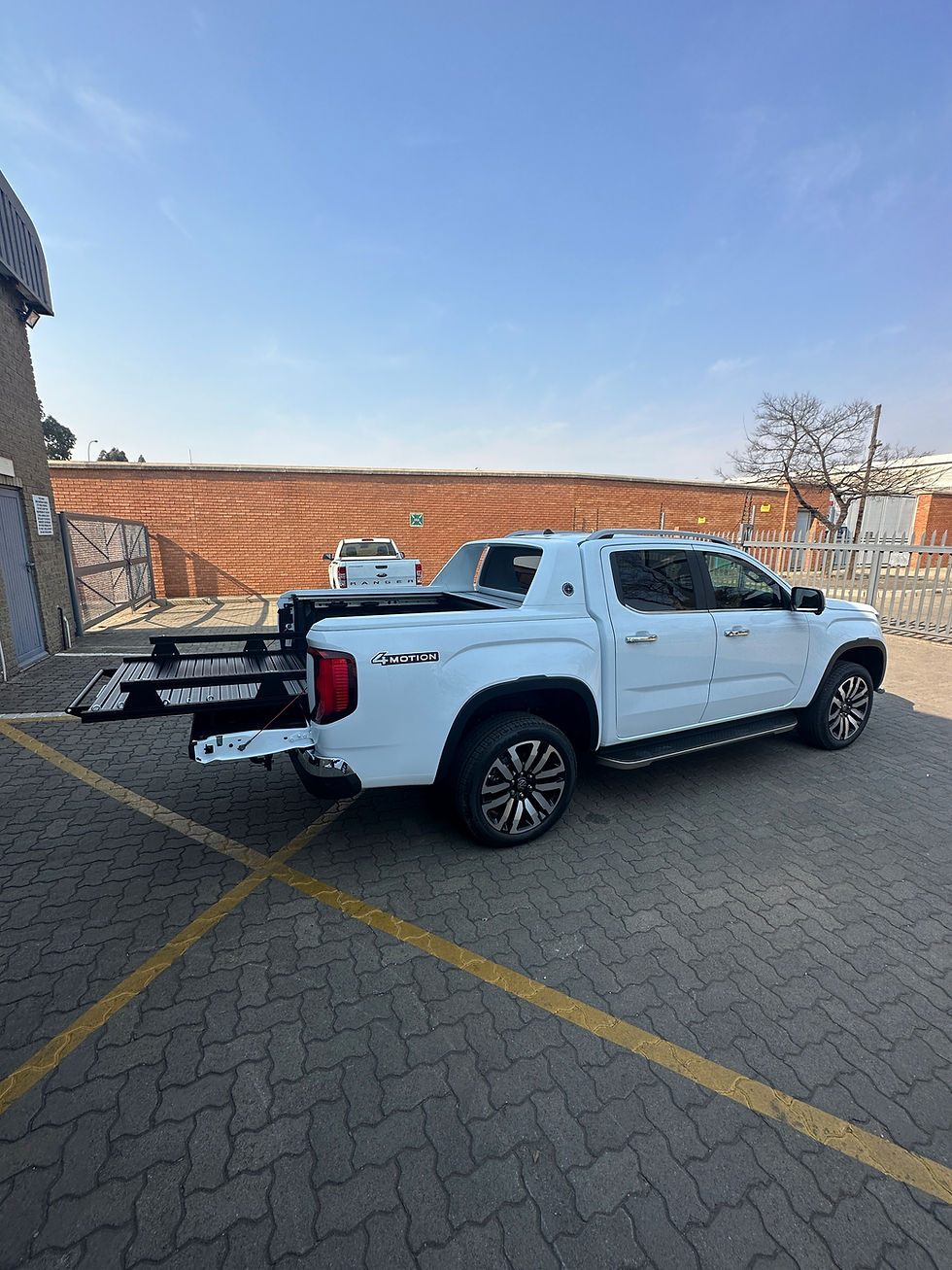 Thumbnail: New Gen VW Amarok Double Cab Loadslider