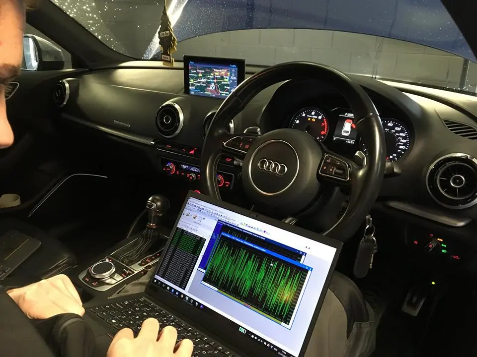 Live-custom-remapping-on-the-rolling-road-at-MoreBHP.webp
