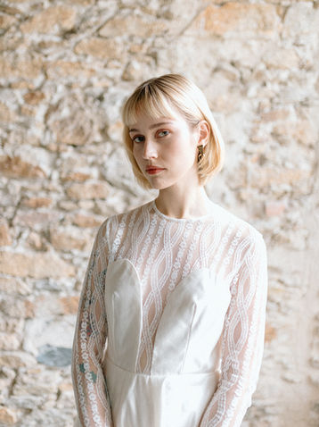 Robe de mariée Nantes robe courte en dentelle