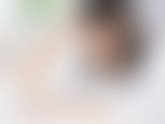 不調で悩む女性