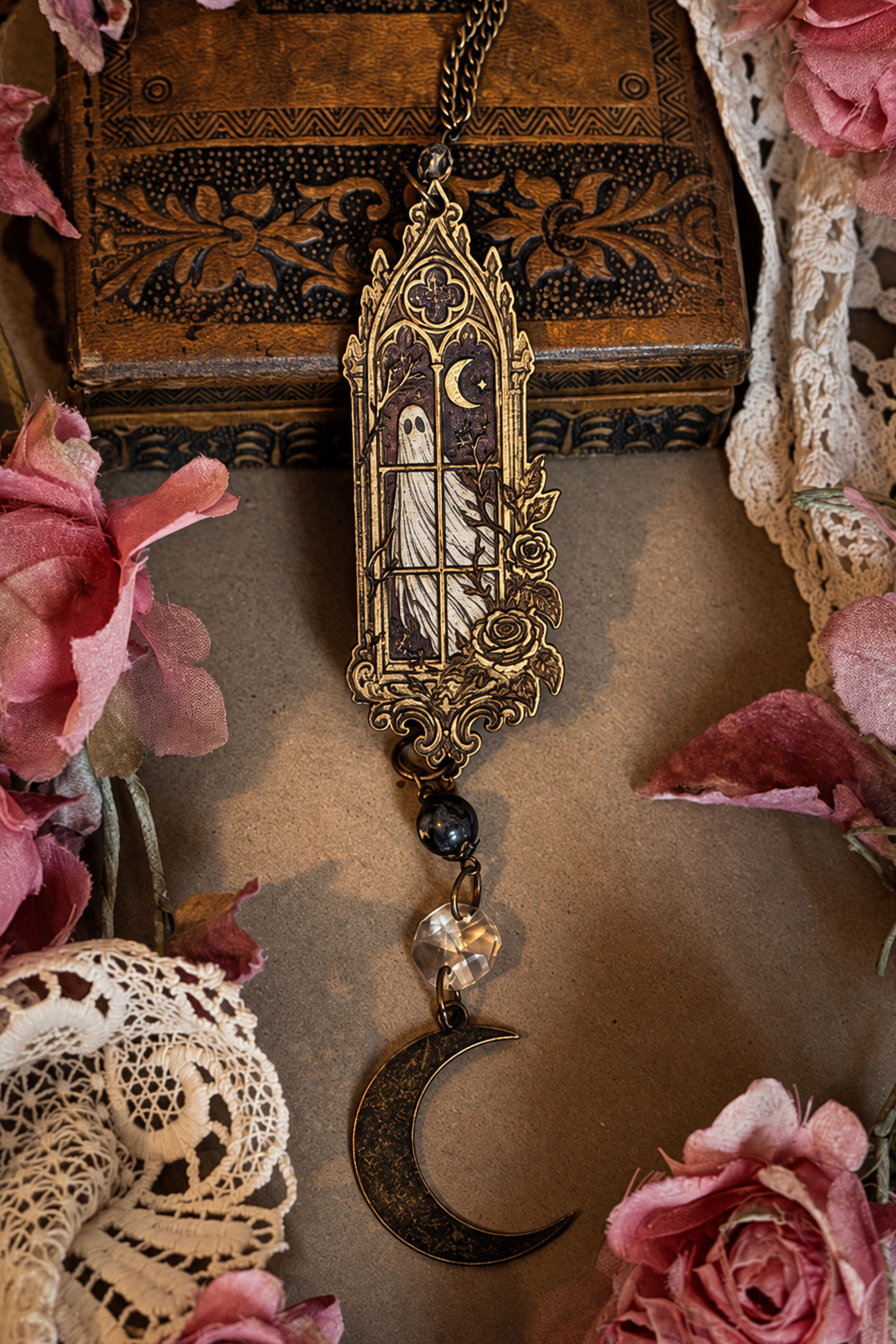 Talisman des revenants - Derrière la fenêtre, Lune vieil or