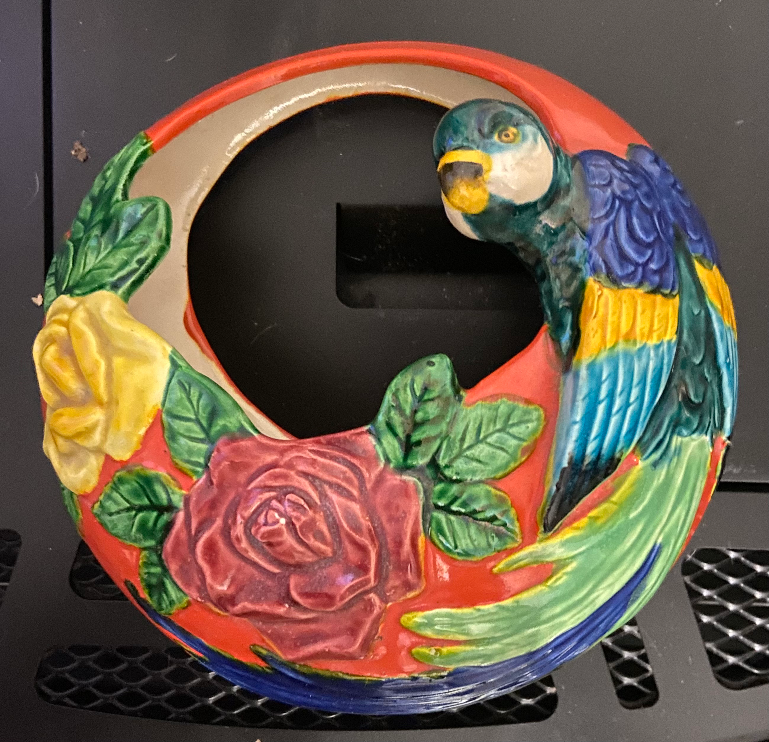 Pagnier en barbotine à suspendre au mur 