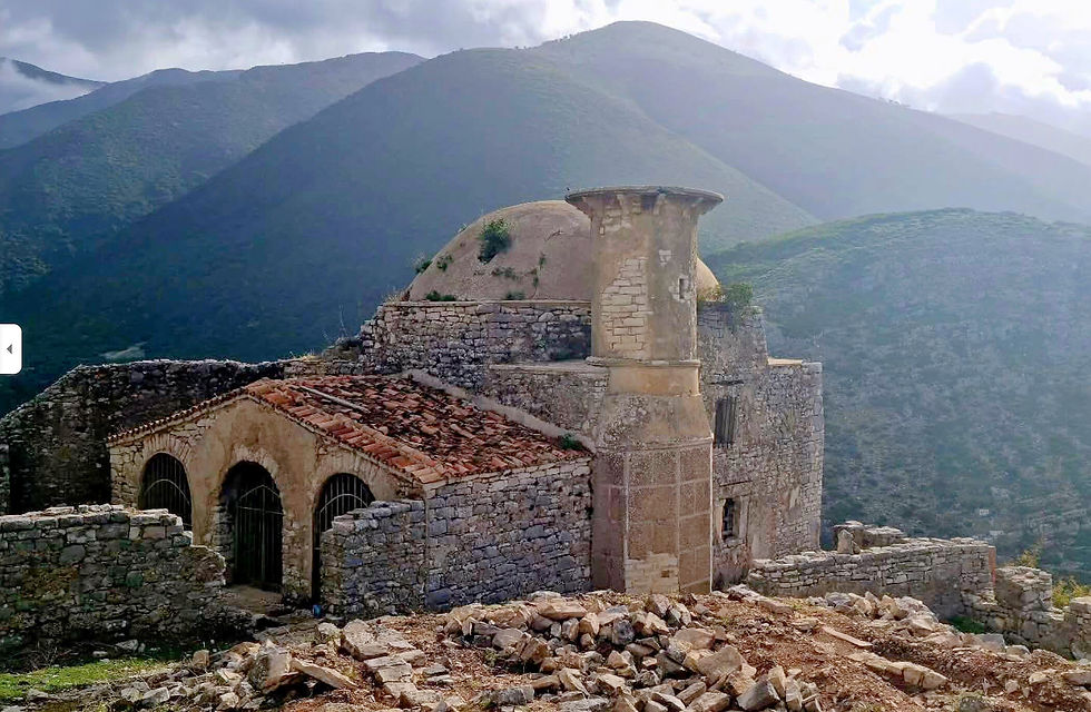 albanian coastal trail kulturelles Gebäude mit einer Landschaft im Hintergrund