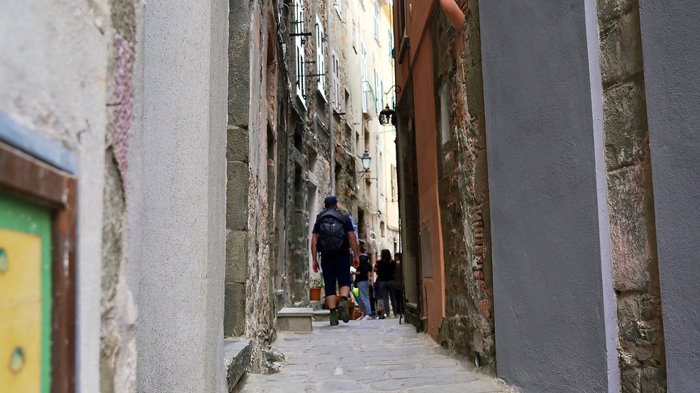 Christian Sommer der Gründer von hikingfex.com auf der cinque terre Wanderung durch 5 dörfer
