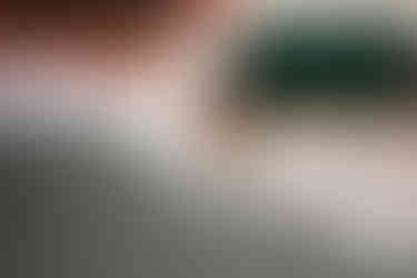 Portrait du marié durant ses préparatifs