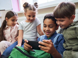 At what age should children have their own smartphone?