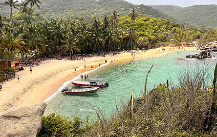 Rana Tours Colombia / viaje · colombia · caribe colombiano · cartagena de indias · santa marta · parque tayrona · ciudad perdida · cultura tayrona · sierra nevada · islas del rosario · san andrés · providencia · playas caribeñas · mar de los siete colores · selva tropical · pueblos indígenas · aventura · naturaleza · historia colonial · patrimonio cultural · senderismo · arrecifes de coral · aguas cristalinas