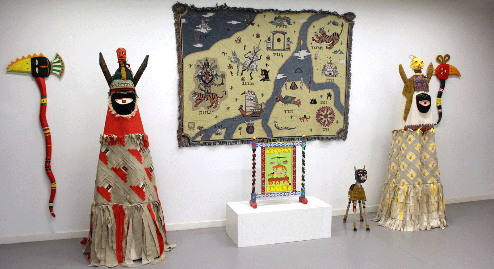 Pakal-Saatchi-wall04.gif