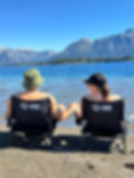 Casal aproveitando a praia na Patagonia