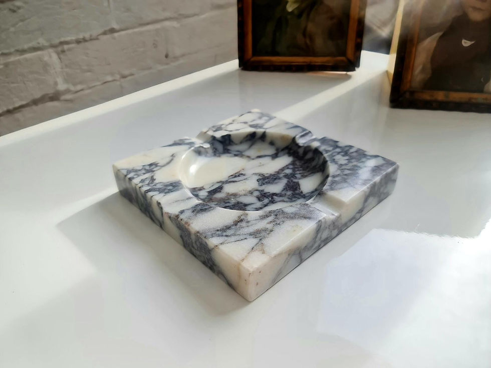 Küçük resim: Luxury Marble Ashtray, Unique Handcrafted Stone Cigar Ash Tray, Calacatta Viola 
