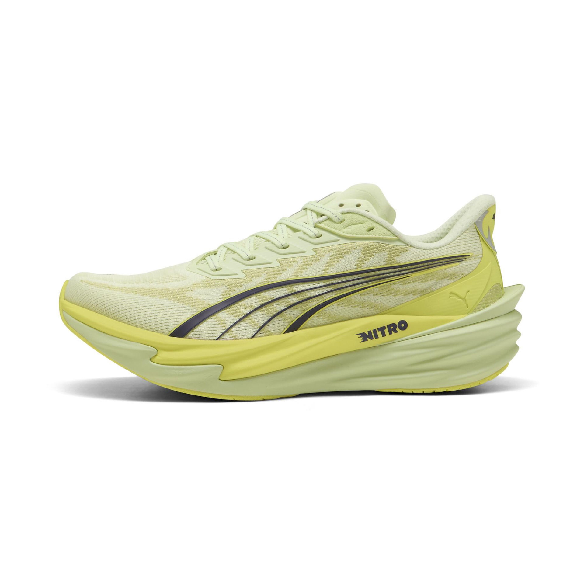PUMA Deviate Nitro 4 イエローカラーのサイドビュー