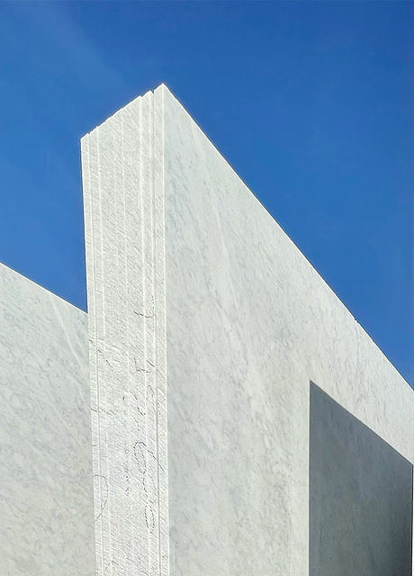 BIANCO CARRARA MARBLE SLABS