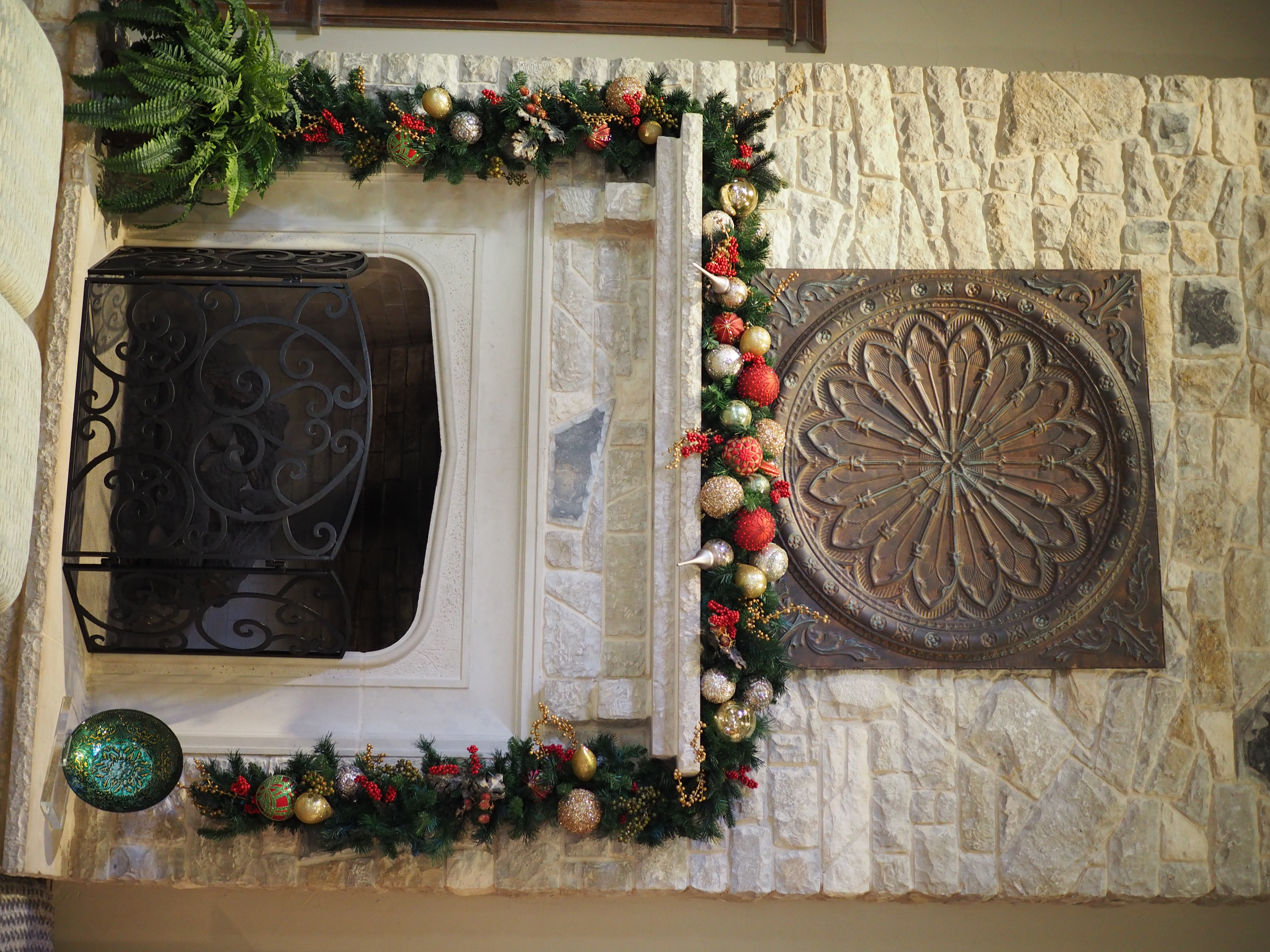 Mantle Garland
