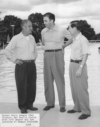 Former major league star pitcher Sal Maglie visits Jack and brother-in-law Irv Levowitz in 1958 at poolside.