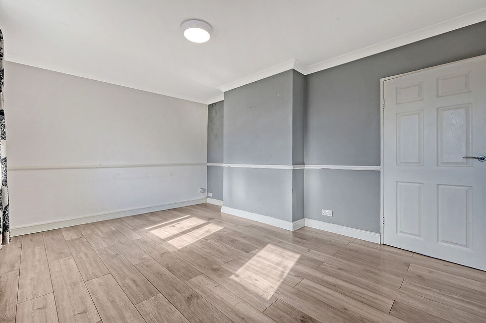 Thumbnail: 2 Bed, 1 Bath Flat Available London, E18 R2SA🏡