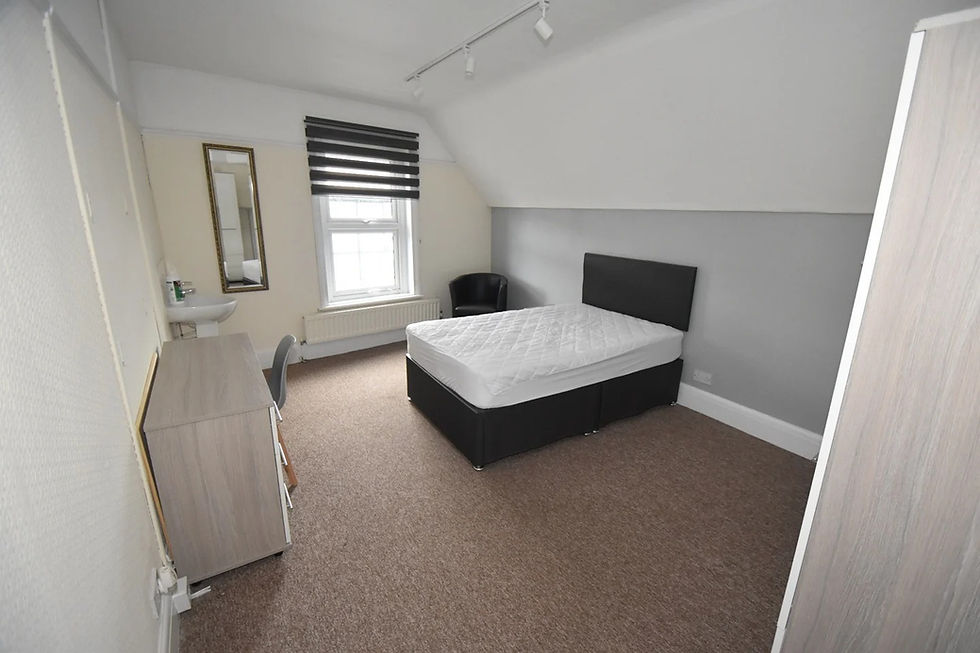 Thumbnail: 5 Bed 2 Bath House Available Bognor Regis, PO21 R2HMO🏡