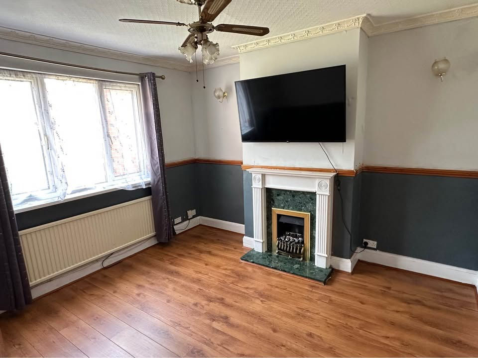 Thumbnail: 3 Bed 1 Bath House Available in Derby, DE23 for R2SA🏡