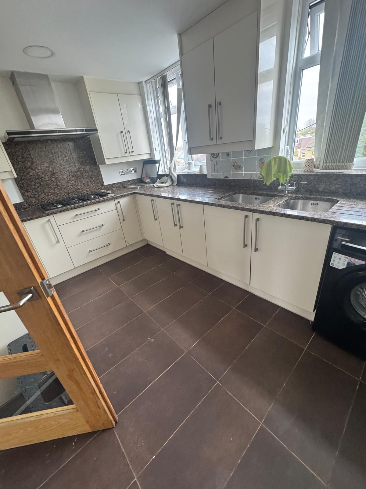UB7, West Drayton, 3 Bed 1 Bath, Flat, R2SA