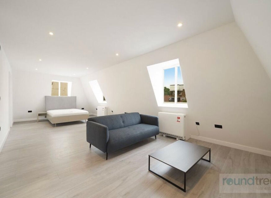 Thumbnail: 6x Apartments Available in London, NW4 for R2SA🏡