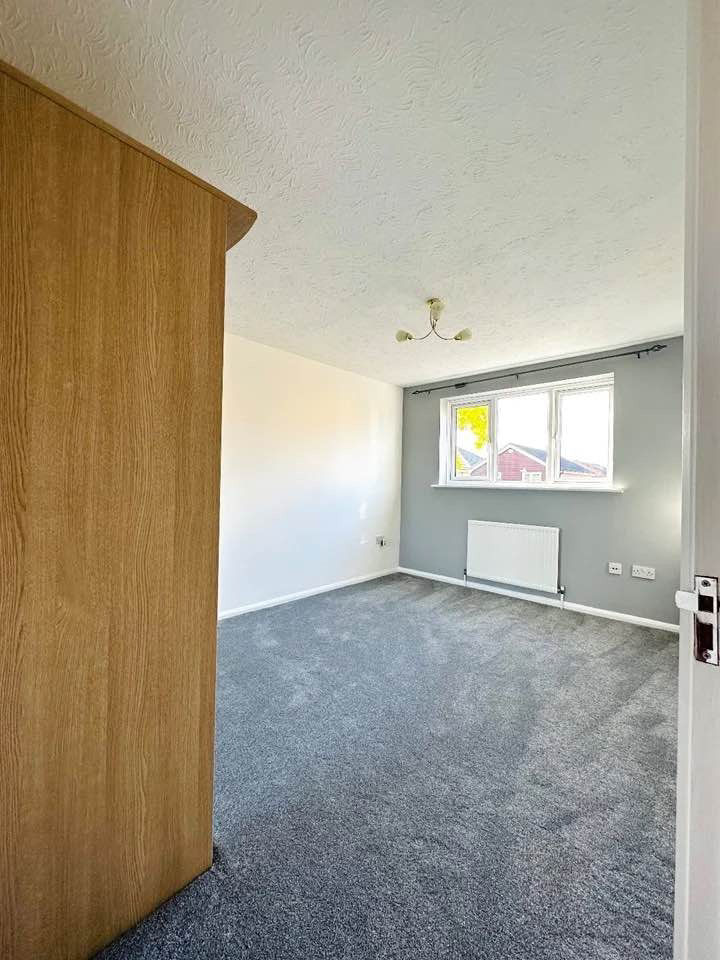 Thumbnail: 4 Bed 2 Bath House Available in Dartford, DA1 for R2SA🏡