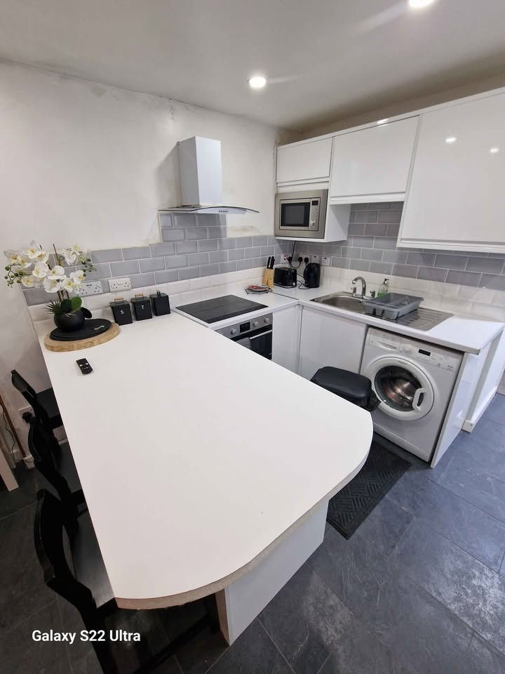 Thumbnail: 2 Bed, 1 Bath Flat Available Cardiff, CF24 R2SA🏡