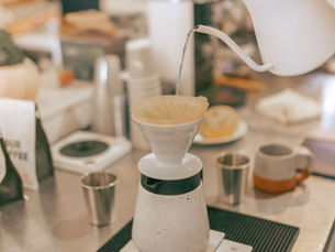 The Art of the Coffee Bloom (The Science and Art of Brewing)