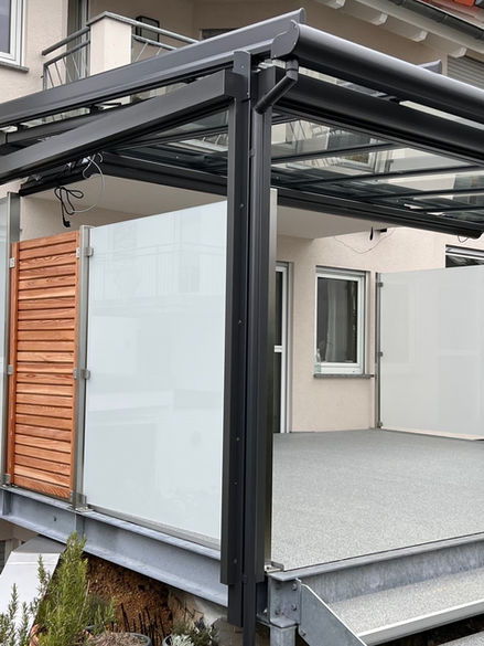 Vordach Reutlingen, Tübingen, Stuttgart, Metzingen, Metallbau, Überdachung, Glas, Schlosserei