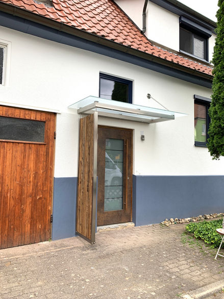 Vordach Reutlingen, Tübingen, Stuttgart, Metzingen, Metallbau, Überdachung, Glas, Schlosserei