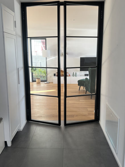 Tür, Tor, Reutlingen, Tübingen, Stuttgart, Metzingen, Metallbau, Edelstahl, Sichtschutz, Schlosserei, Glas, Holz