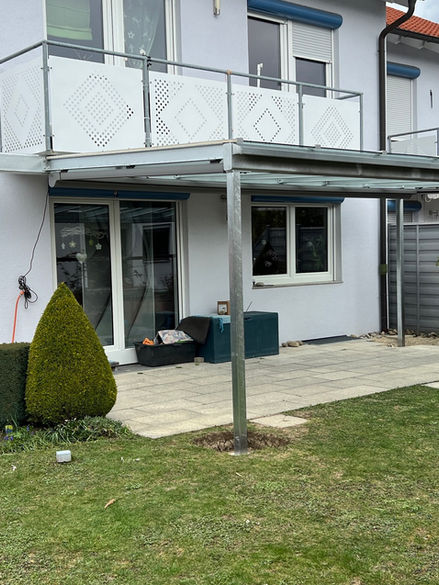 Vordach Reutlingen, Tübingen, Stuttgart, Metzingen, Metallbau, Überdachung, Glas, Schlosserei