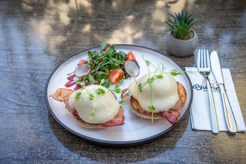 Cafe Brunch Budapest - Eggs Benedict