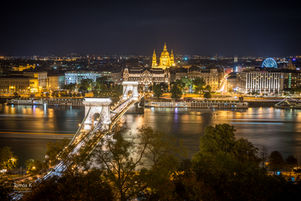 Chain Bridge by night